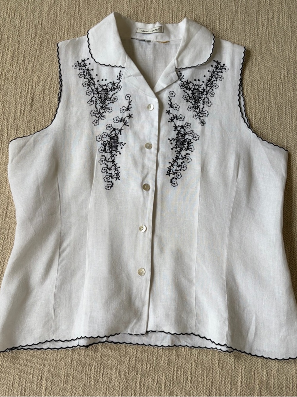 Vintage Edward Petite 100% Linen White Embroidered Button Up Top Blouse Medium
